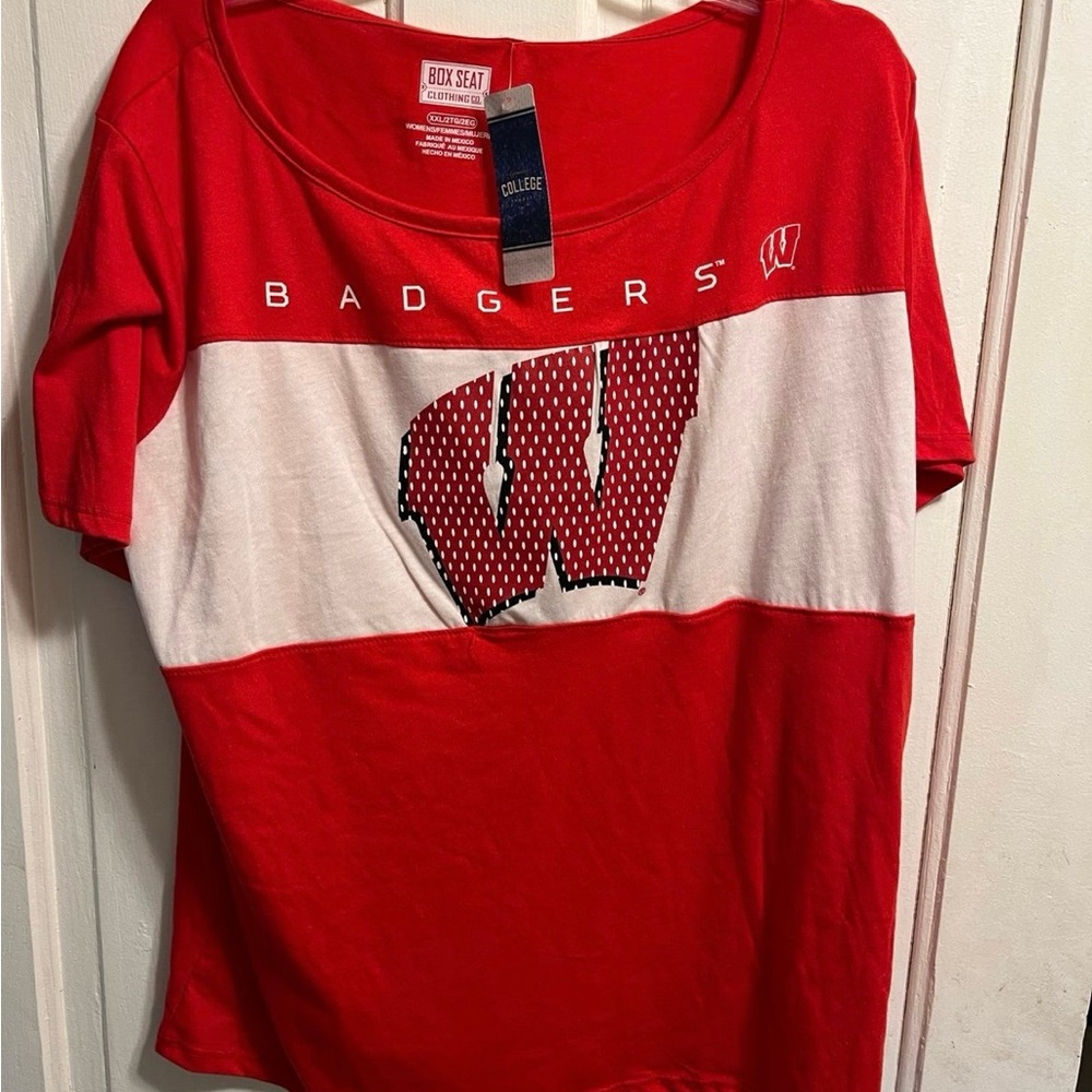 Wisconsin badgers women’s shirt 2xl